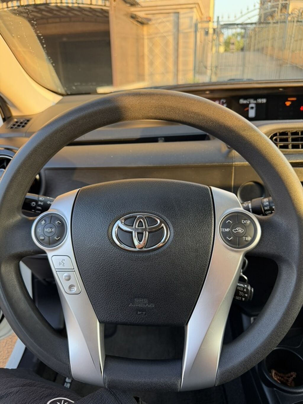 Toyota Aqua: 2016 г., 1.5 л, Вариатор, Гибрид, Хэтчбэк: фото 5