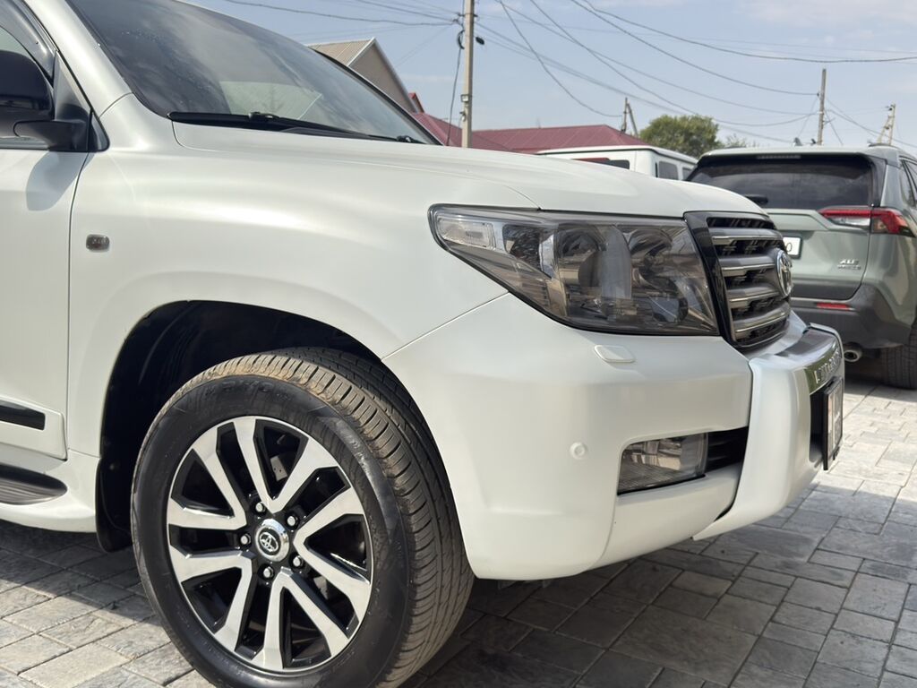 Toyota Land Cruiser: 2011 г., 4.7 л, Автомат, Бензин, Внедорожник: фото 3