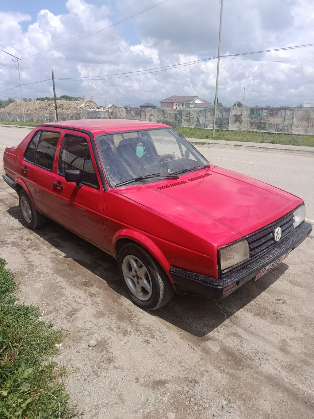 Volkswagen Jetta: 1987 г., 1.8 л, Механика, Бензин, Седан
