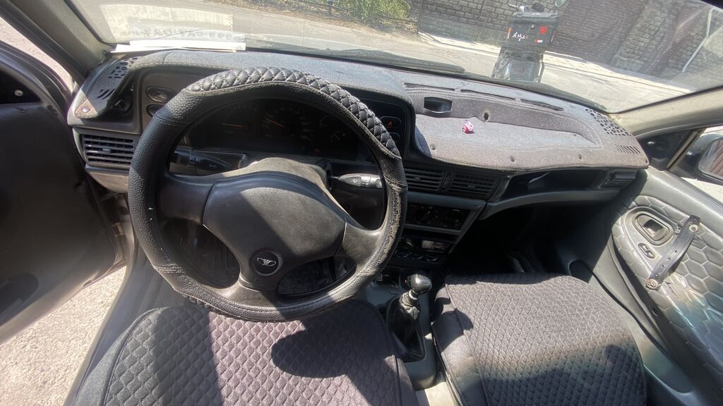 Daewoo Nexia: 1995 г., 1.5 л, Механика, Бензин, Седан: фото 3