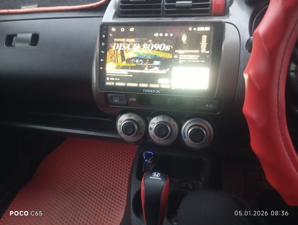 Honda Fit: 2002 г., 1.3 л, Вариатор, Бензин, Седан: фото 8