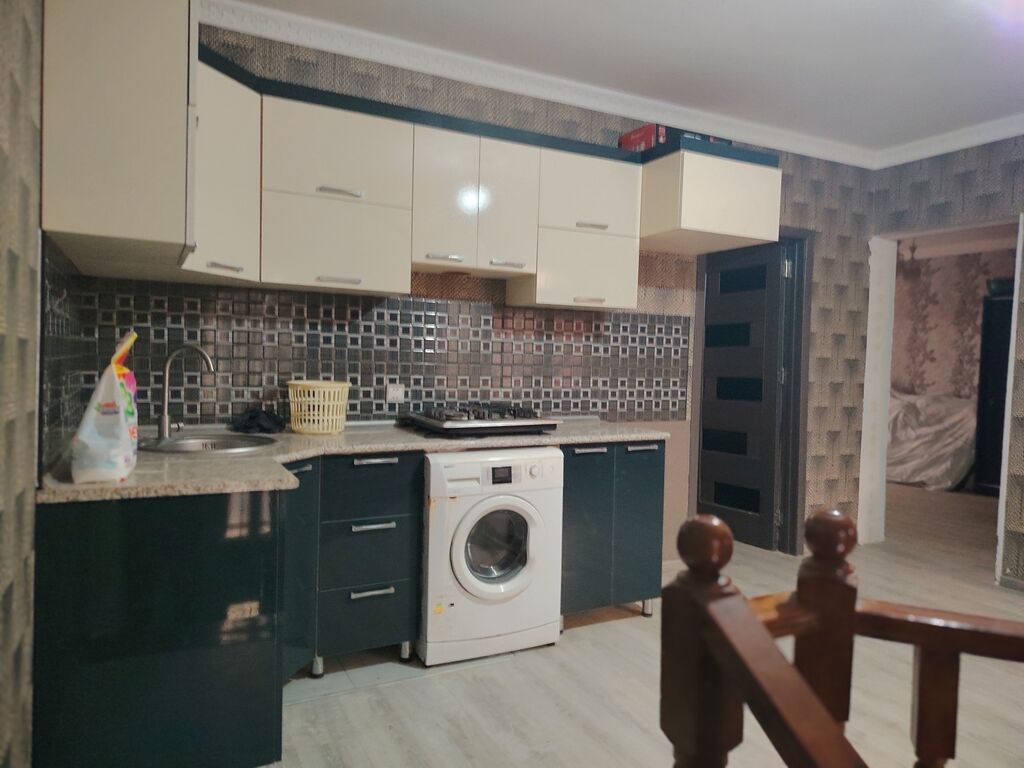 6 otaqlı, 180 kv. m, Yeni təmirli