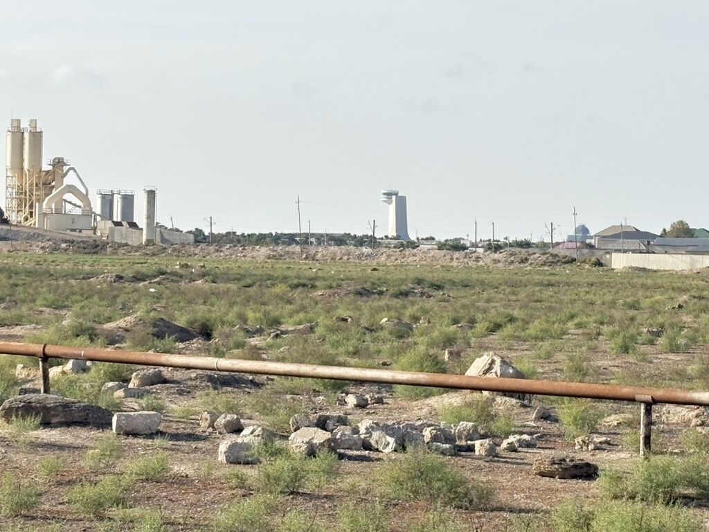 Satılır: torpaq sahəsi 2.5 Suraxani rayonunda yerlewir.qiymet 1 sota