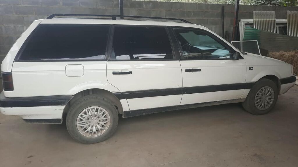 Volkswagen Passat Variant: 1993 г., 1.8 л, Механика, Бензин, Универсал: фото 2