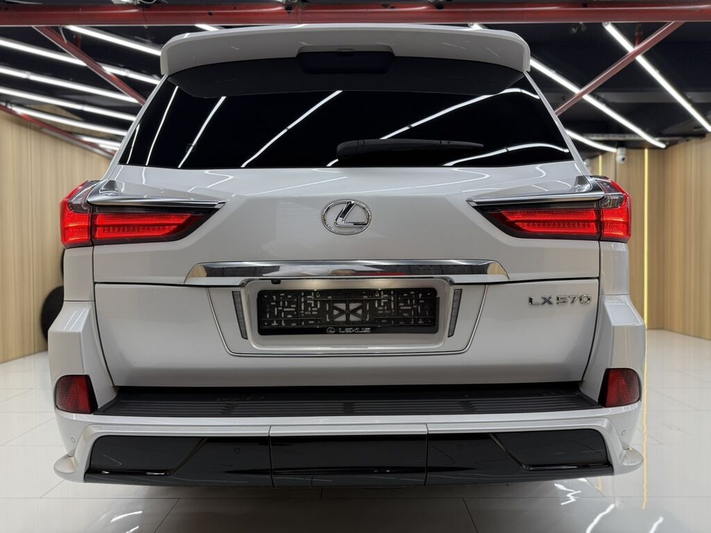 Lexus LX570 2020 г., 5.7 л, автомат, 90 000 км — фото 2