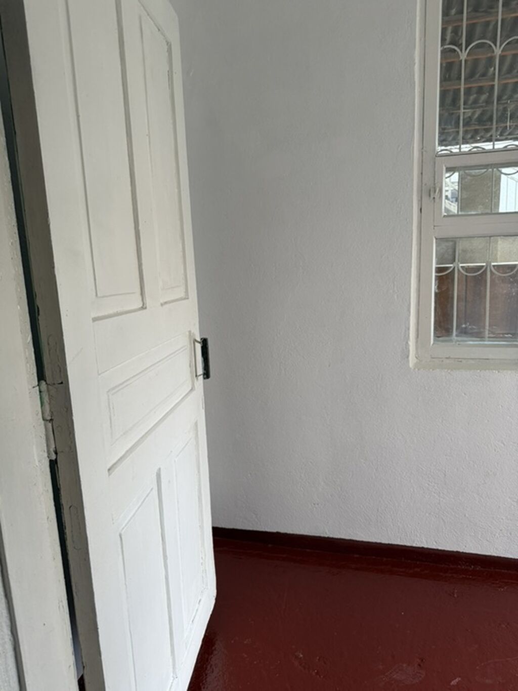 45 м², 3 комнаты, Бронированные двери, Парковка, Подвал, погреб