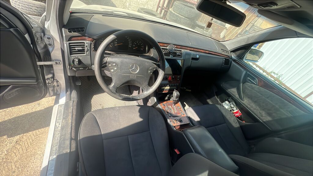 Mercedes-Benz E-Class: 2000 г., 2 л, Автомат, Бензин, Седан: фото 7