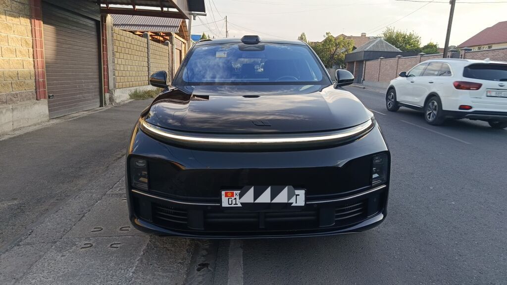 Lixiang L7: 2023 г., 1.5 л, Автомат, Электромобиль, Кроссовер: фото 2