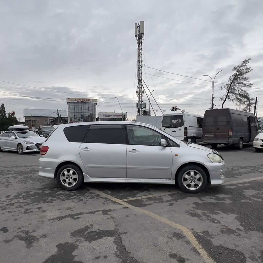 Toyota Ipsum: 2003 г., 2.4 л, Автомат, Бензин, Минивэн: фото 3