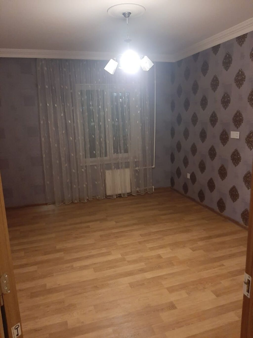 Bakı, 4 otaqlı, Köhnə tikili, m. Xətai, 100 kv. m