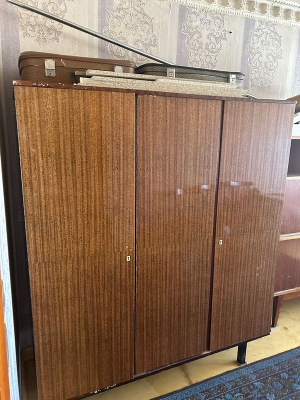 Gəncə TU yaxınlıqı 1 nefer 100m evdə qoca xanım qalir ev 2 telebe
