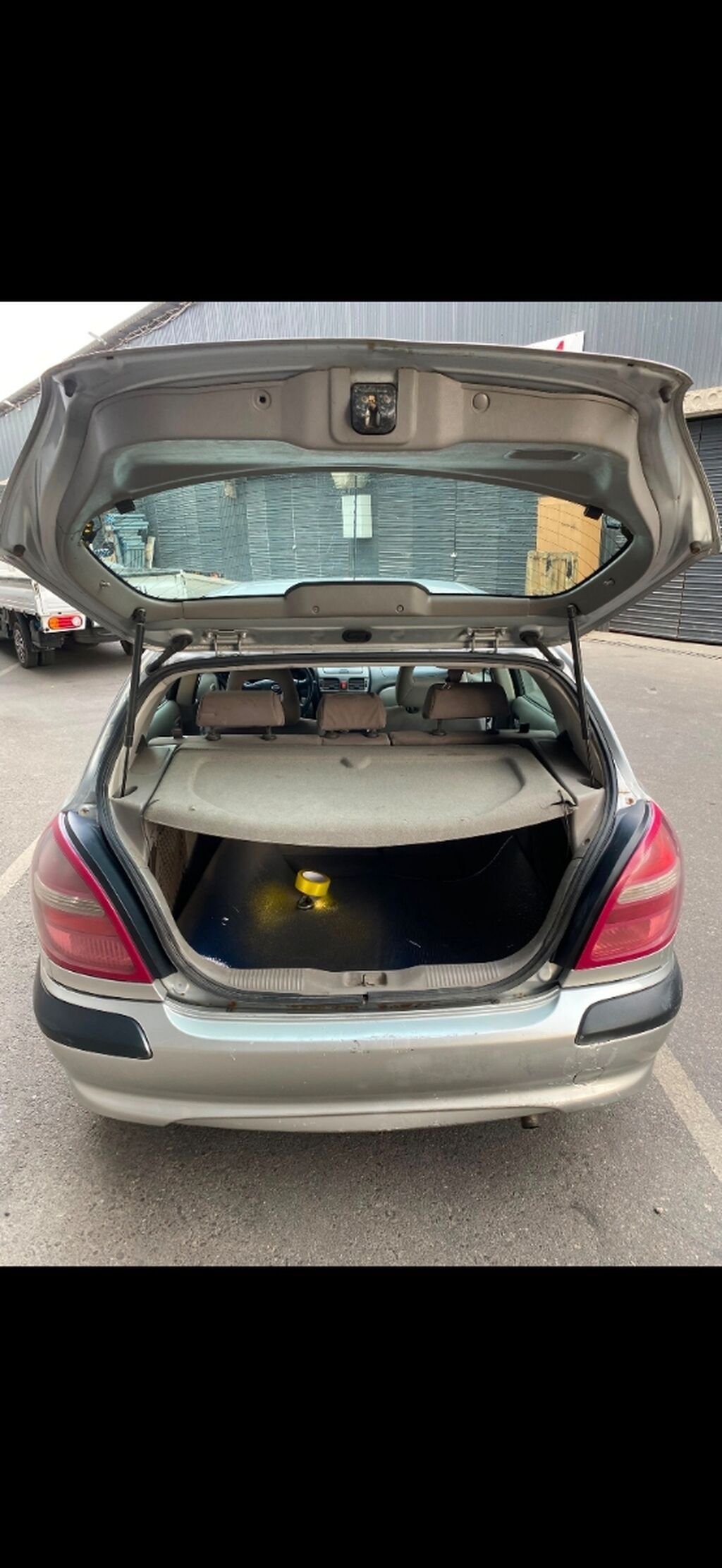 Nissan Almera: 2000 г., 1.8 л, Механика, Бензин, Хэтчбэк: фото 5