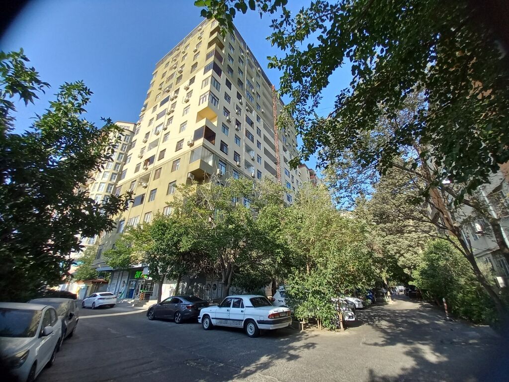 8-ci mikrorayon, 3 otaqlı, Yeni tikili, m. Azadlıq Prospekti, 108 kv. m