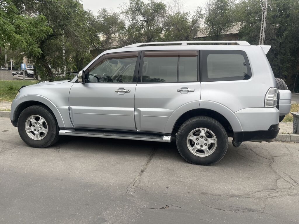 Mitsubishi Pajero: 2008 г., 3 л, Автомат, Газ, Внедорожник: фото 2