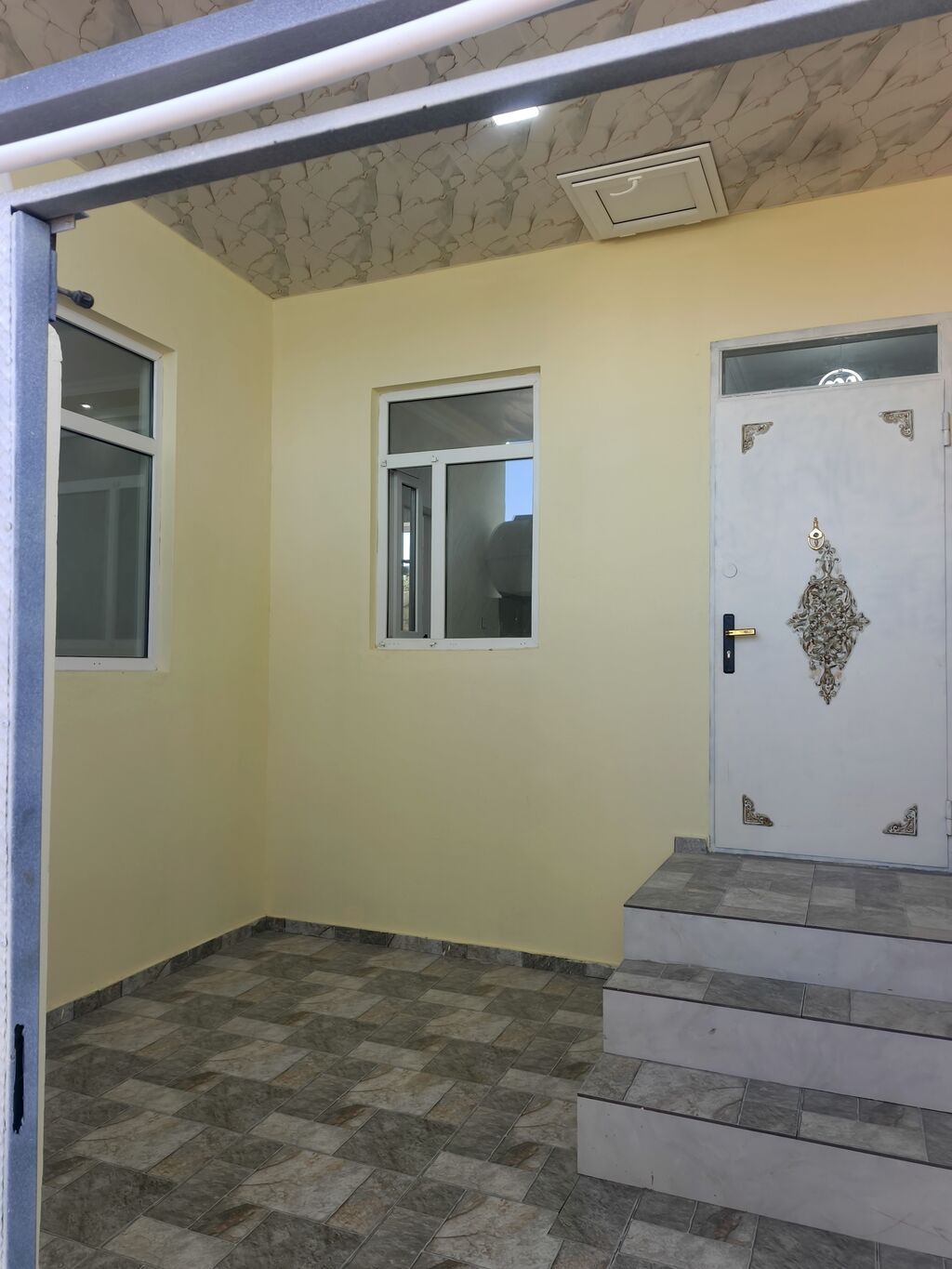 Salam hörmətli muşdərilər sizə binə savxozun sentri olan bir yerdə 2