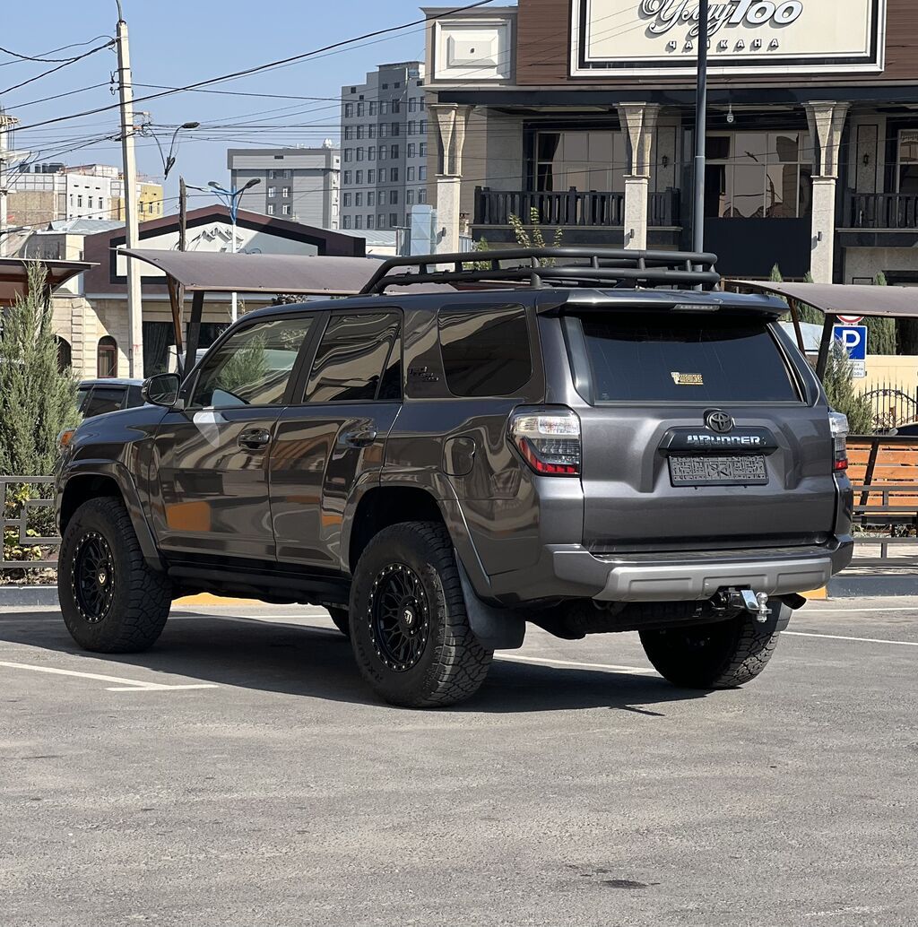 Toyota 4Runner: 2021 г., 4 л, Автомат, Бензин, Внедорожник: фото 5