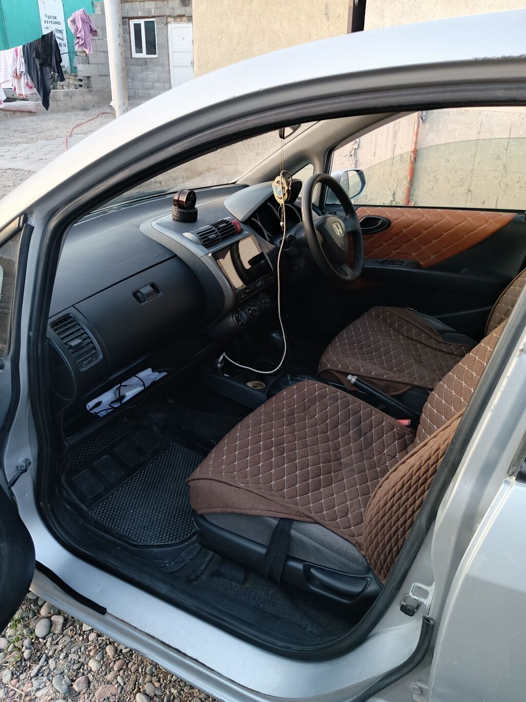 Honda Fit: 2004 г., 1.3 л, Вариатор, Бензин, Хэтчбэк: фото 5