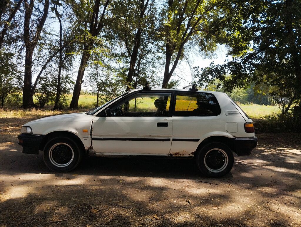 Toyota Corolla: 1991 г., Хэтчбэк: фото 4