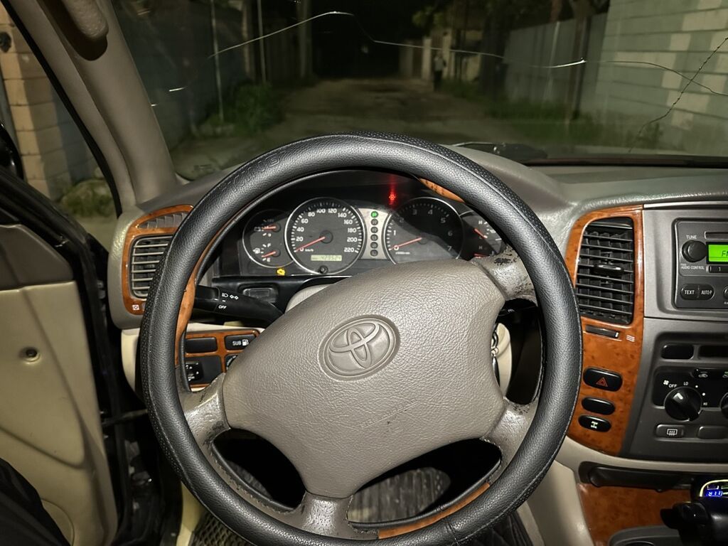 Toyota Land Cruiser: 2003 г., 4.5 л, Автомат, Газ, Внедорожник: фото 4