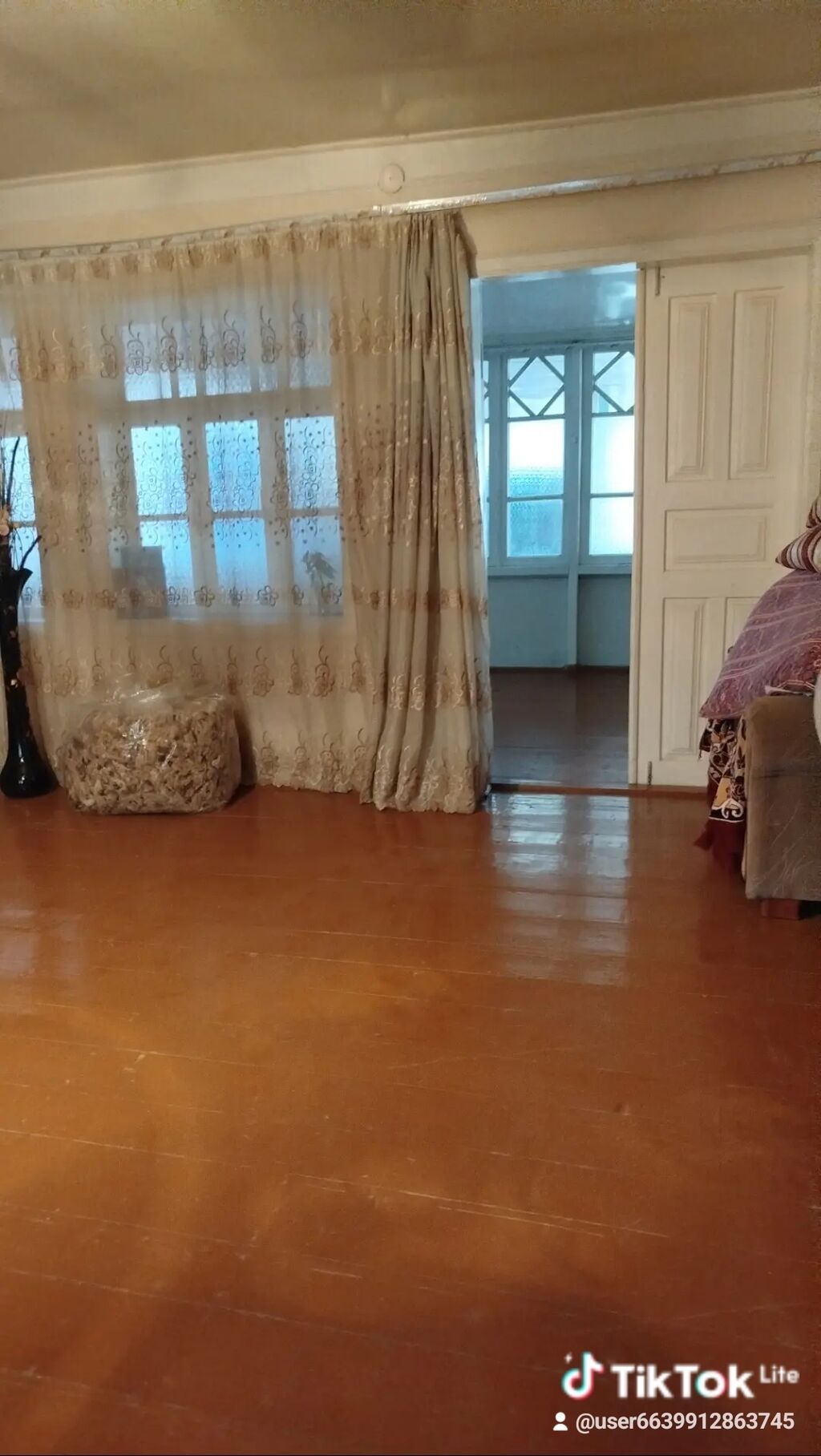 Satılır: həyəti olan fərdi yaşayış evi. Sabirabad şəhərinin tam