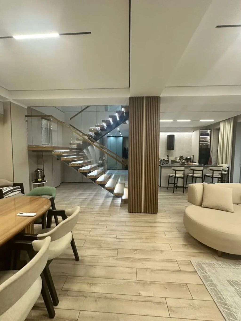 220 м², 4 комнаты, Семейным: фото 5
