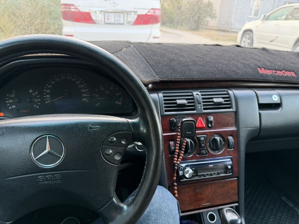 Mercedes-Benz E-Class: 2000 г., 2.2 л, Автомат, Дизель, Седан: фото 6