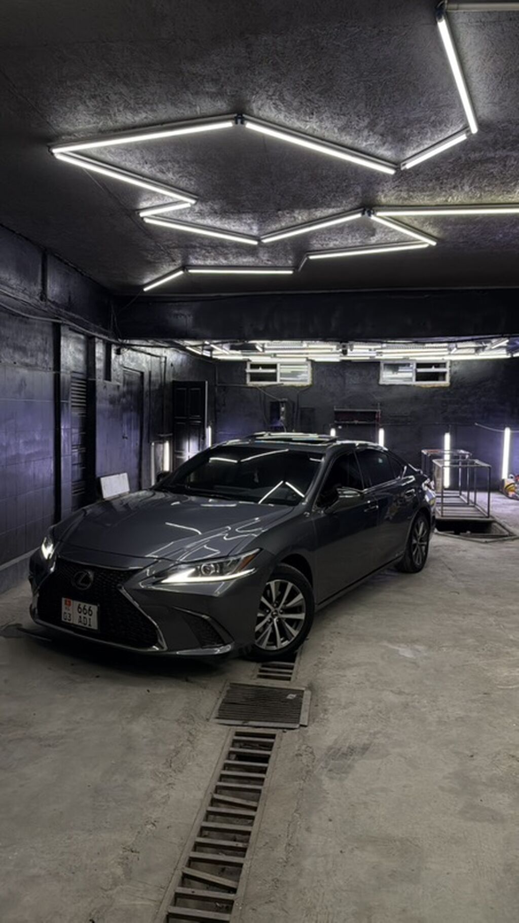 Lexus ES: 2019 г., 2.5 л, Автомат, Гибрид, Седан: фото 2