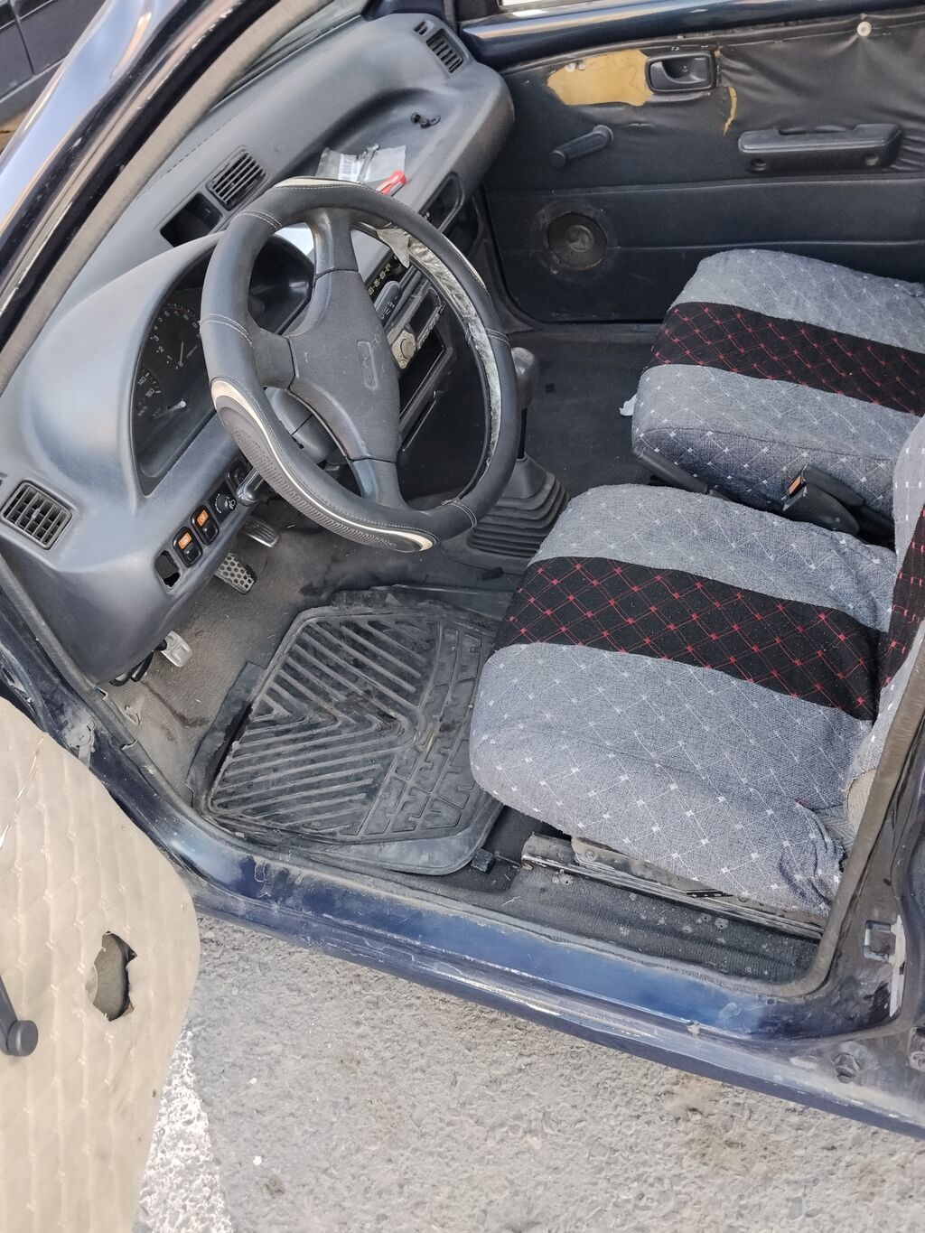Daihatsu Cuore: 1993 г., 0.8 л, Механика, Бензин, Фастбек: фото 5