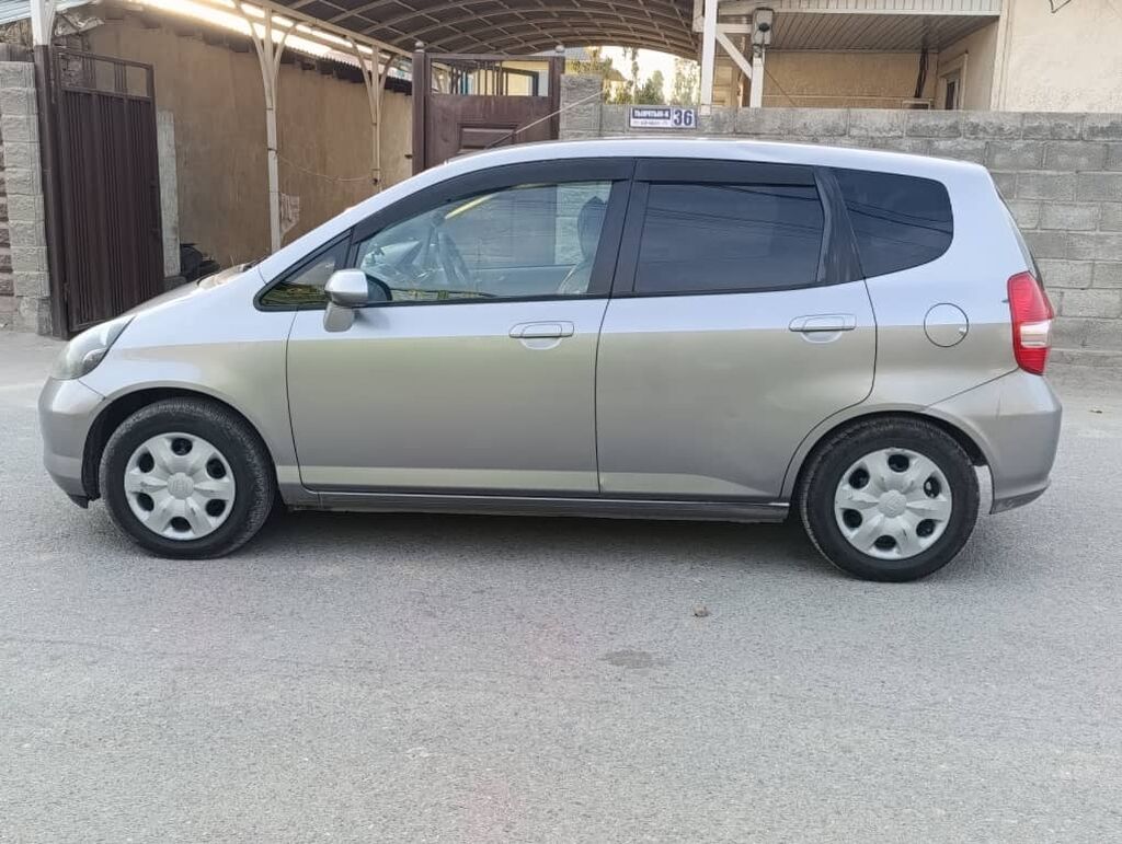 Honda Fit: 2003 г., 1.3 л, Автомат, Бензин, Хэтчбэк: фото 5