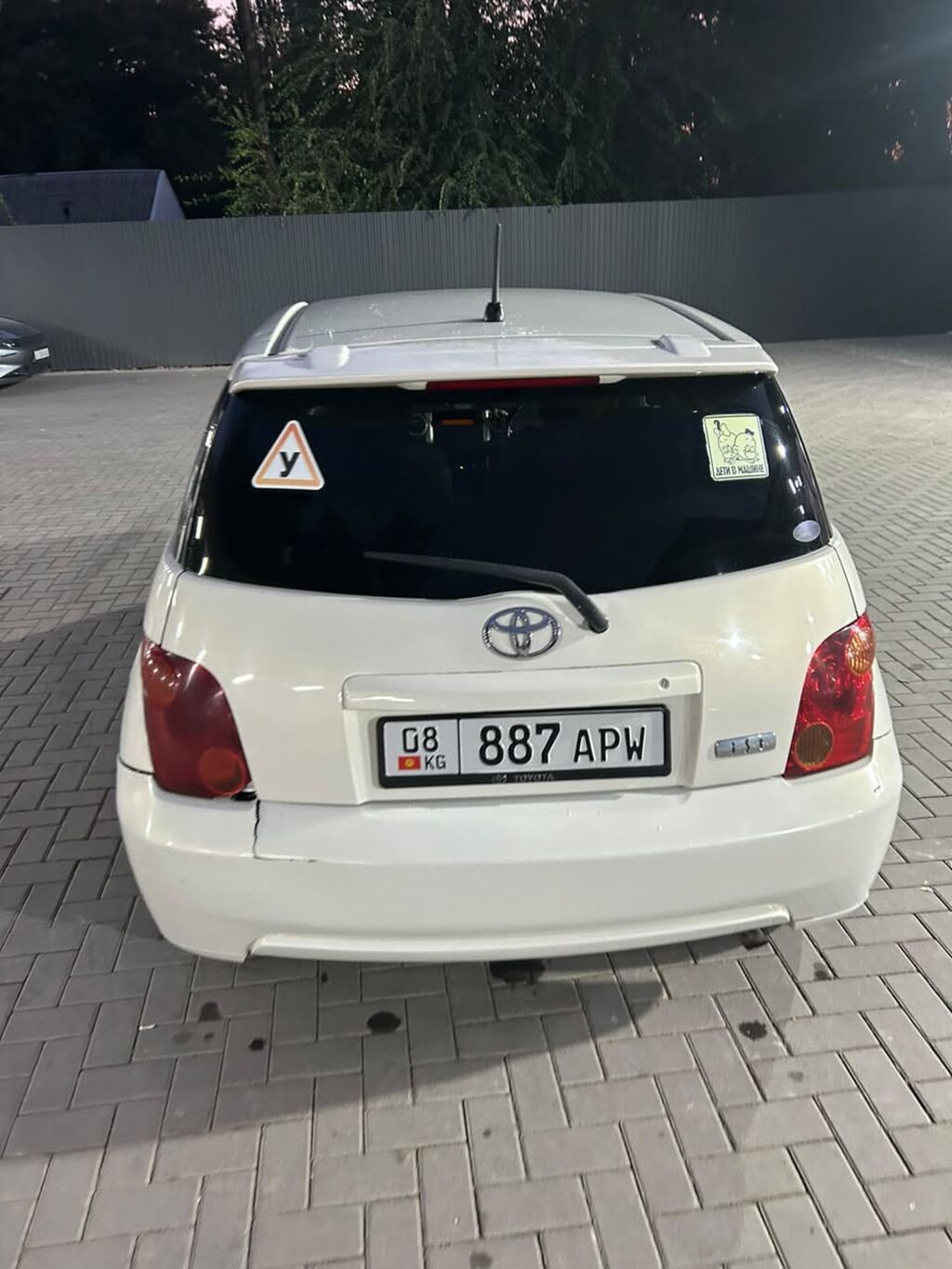 Toyota Ist: 2003 г., 1.5 л, Автомат, Бензин, Хэтчбэк: фото 4