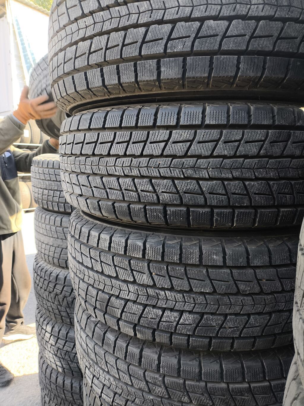 Шины 225 / 65 / R 17, Зима, Б/у, Комплект, Внедорожные (АТ/МТ), Dunlop: фото 2
