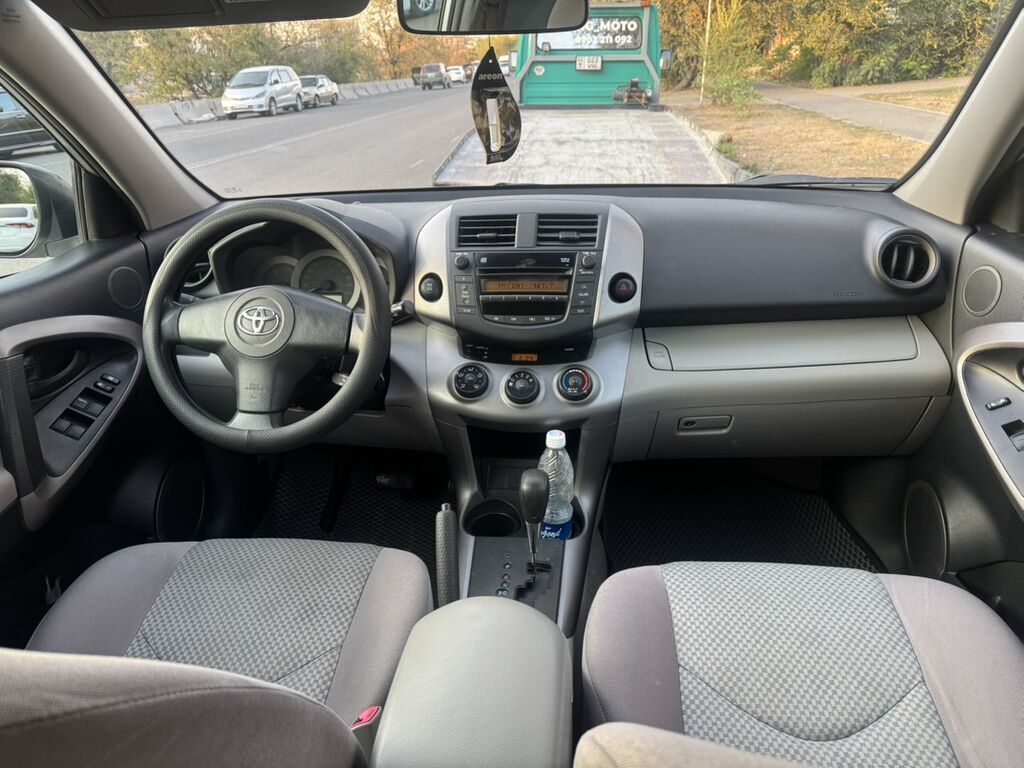 Toyota RAV4: 2008 г., 2.4 л, Автомат, Бензин, Кроссовер: фото 8