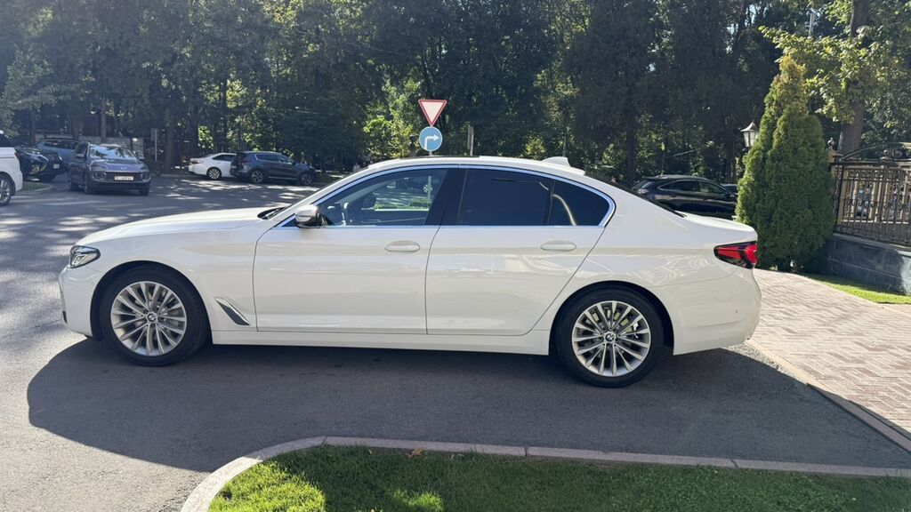 BMW 530: 2022 г., 2 л, Автомат, Бензин, Седан: фото 3