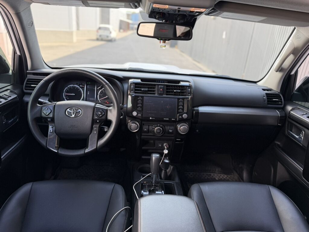 Toyota 4Runner: 2021 г., 4 л, Автомат, Бензин, Внедорожник: фото 7