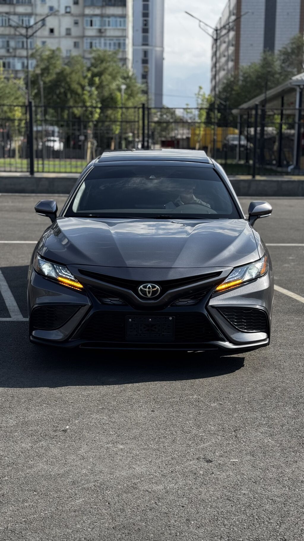 Toyota Camry: 2022 г., 2.5 л, Автомат, Бензин, Седан: фото 2