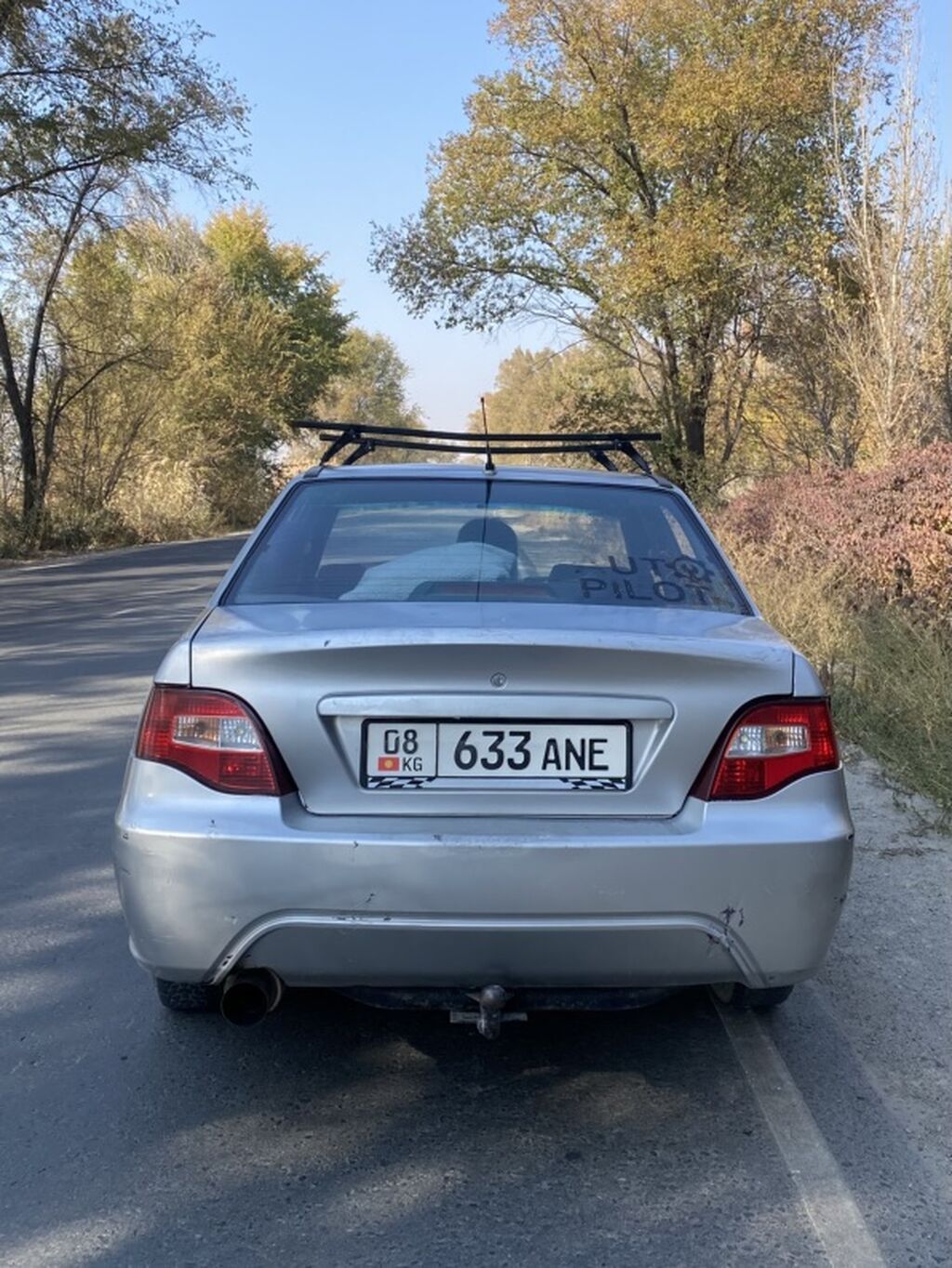 Автомобиль седан, серебристый цвет. Основные особенности: - Кузов: фото 3