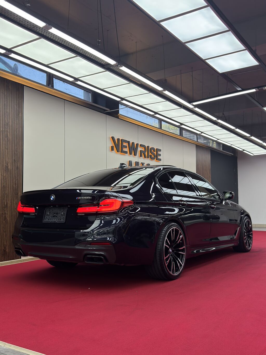 BMW 5 series 2018, 4.4 л, бензин, седан: фото 3