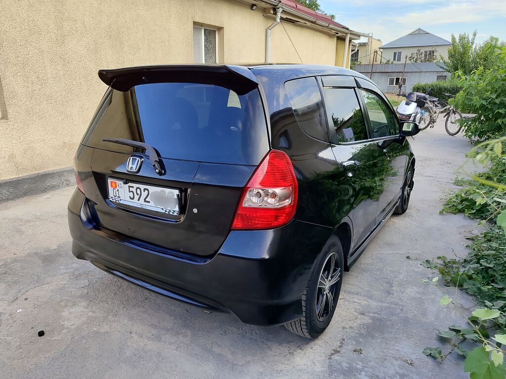 Honda Fit: 2008 г., 1.3 л, Автомат, Бензин, Хэтчбэк: фото 3