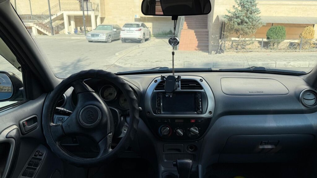 Toyota RAV4: 2001 г., 2 л, Автомат, Бензин, Кроссовер: фото 4