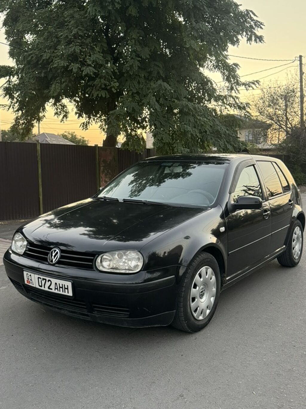Volkswagen Golf: 2003 г., 2 л, Автомат, Бензин, Хэтчбэк: фото 2
