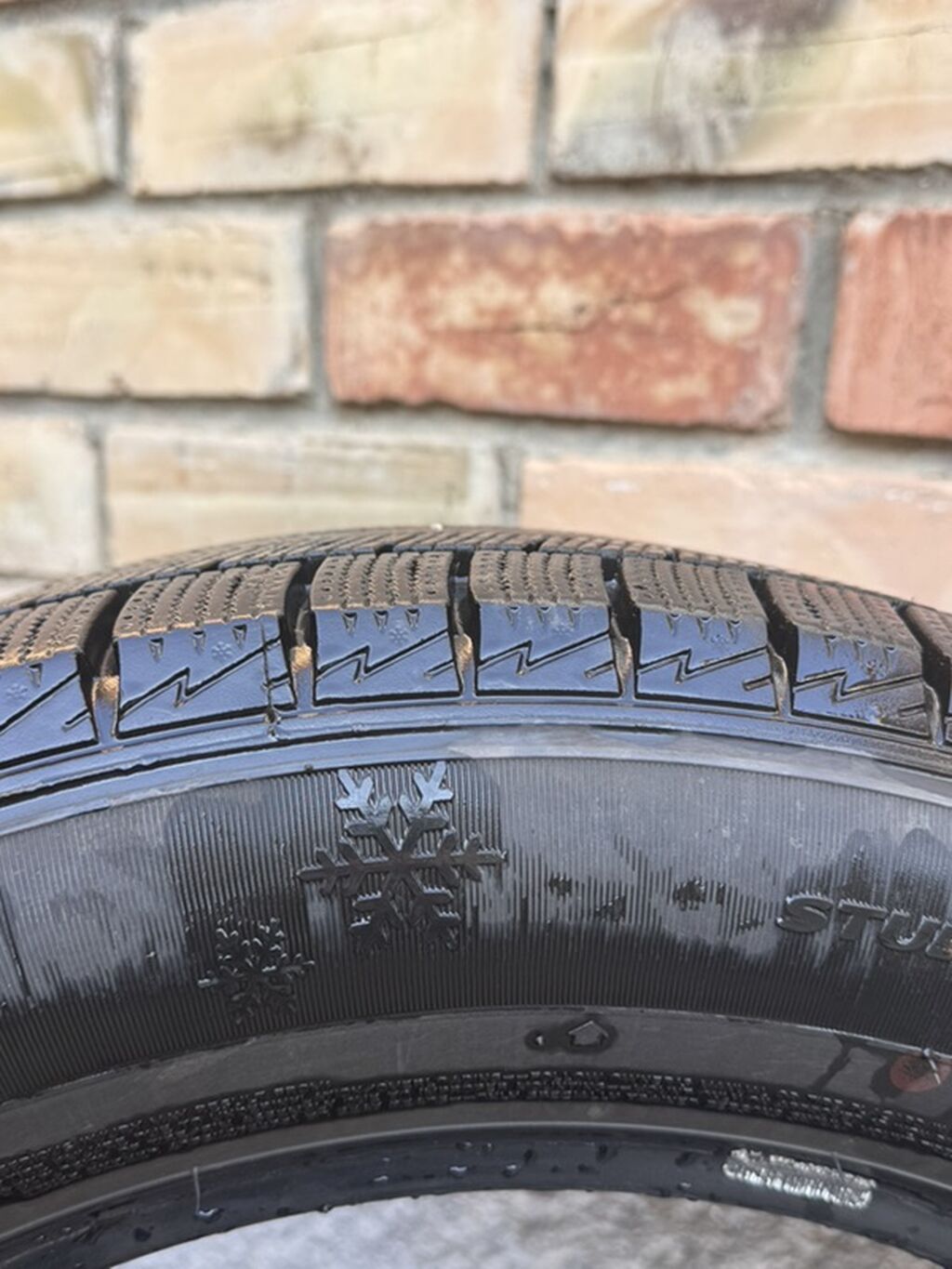 Комплект GOFORM - Размер: 225/60 R17 зима почти новый 97% есть: фото 5
