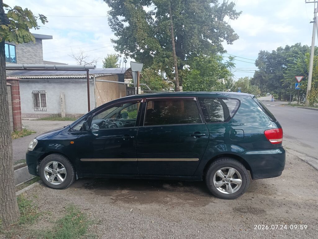Продам Toyota Avensis Verso 2001, дизель, механика: фото 3