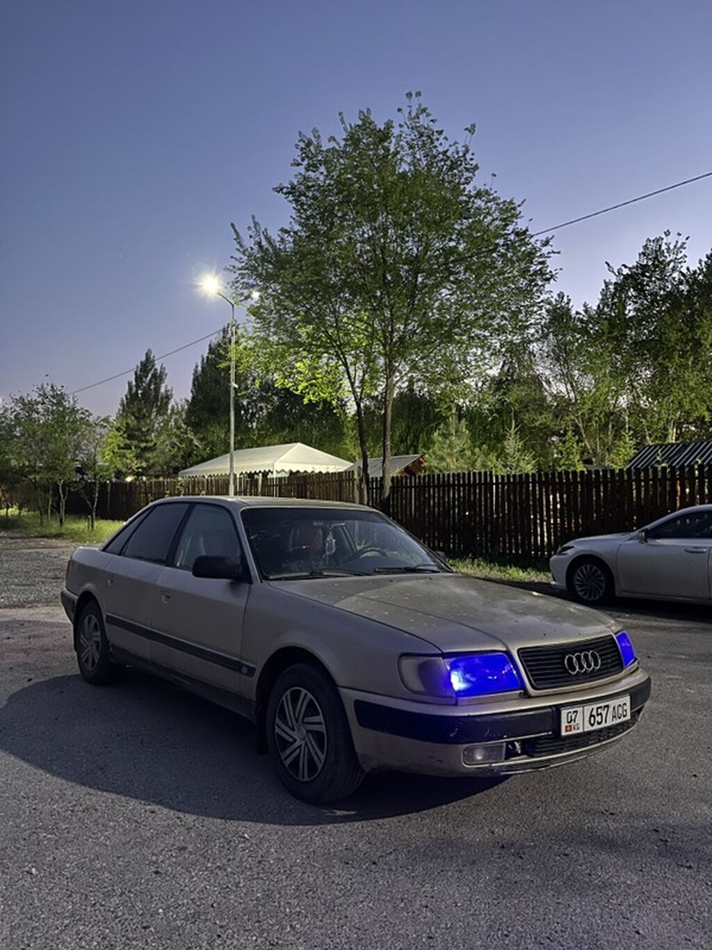 Audi 100: 1991 г., 2 л, Механика, Бензин, Седан: фото 2