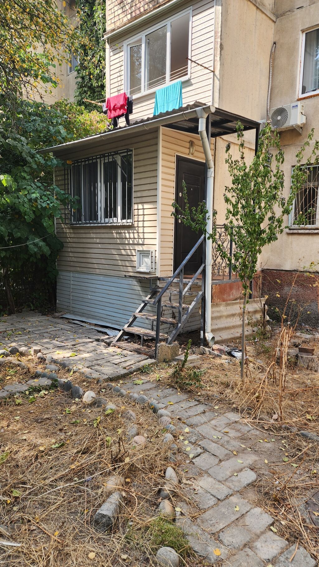 2 комнаты, 45 м², 6 мкр 104 серия, 1 этаж, Старый ремонт: фото 2