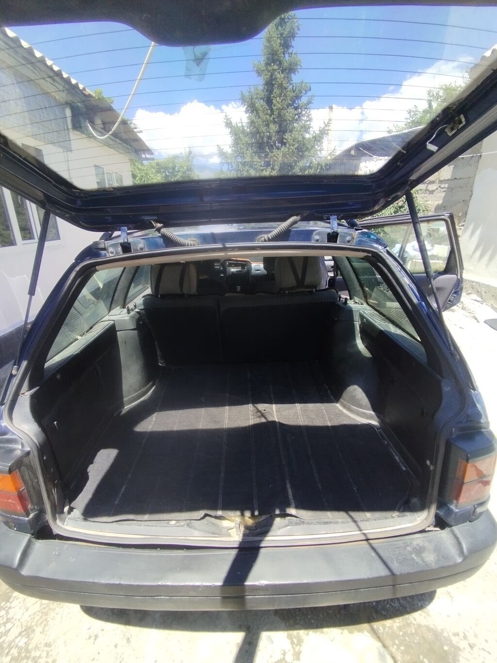 Volkswagen Passat: 1993 г., Универсал: фото 3