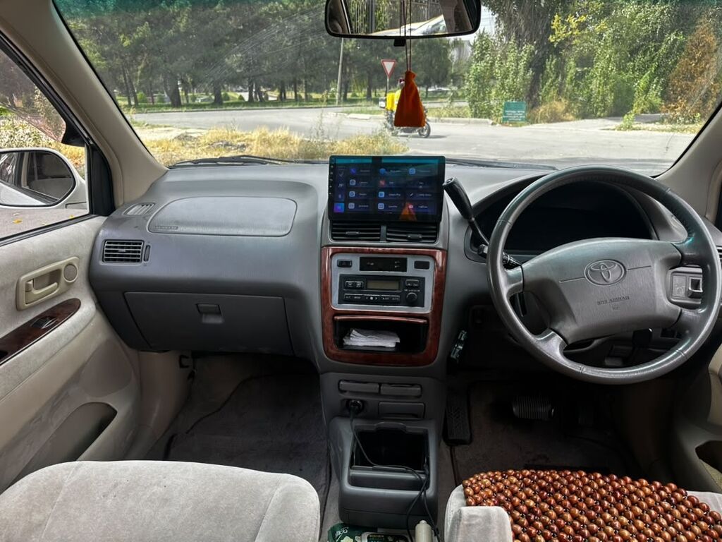 Toyota Ipsum: 2001 г., 2 л, Автомат, Газ, Минивэн: фото 6