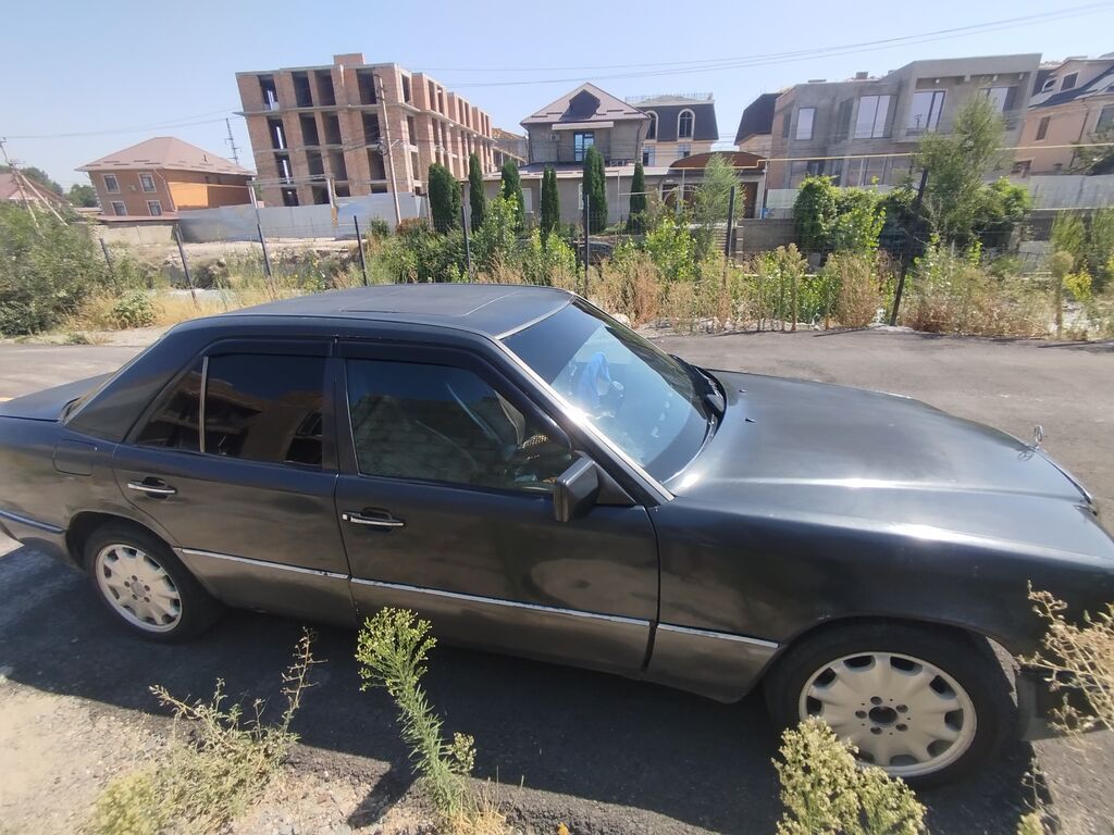 Mercedes-Benz W124: 1992 г., 2.3 л, Механика, Бензин, Седан: фото 6