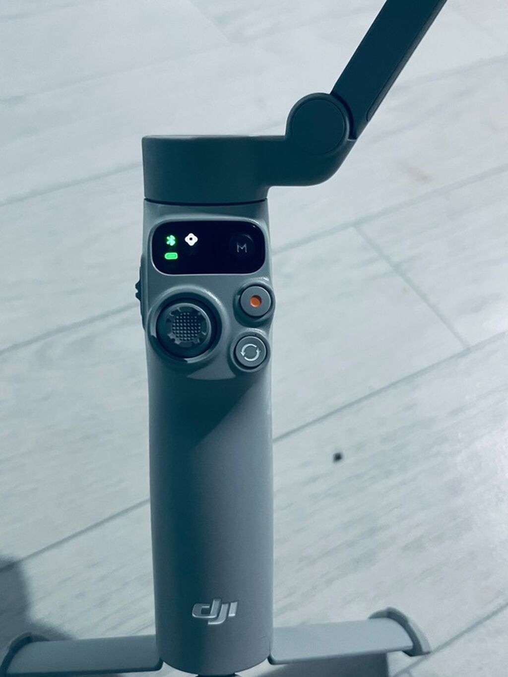 DJI Osmo Mobile 7 — компактный 3-осевой стабилизатор для смартфона: фото 4