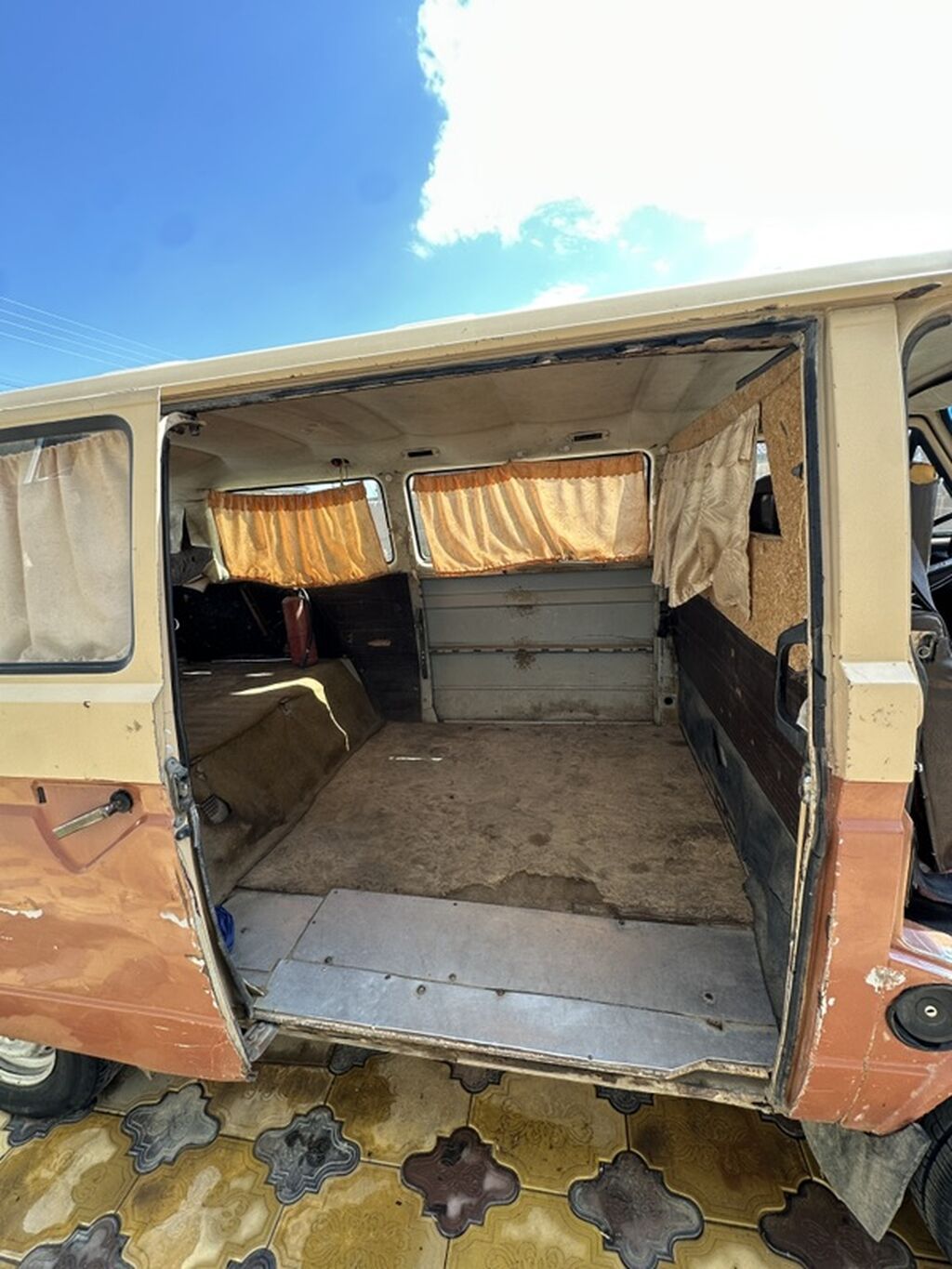 Volkswagen Transporter: 1984 г., Бус: фото 6