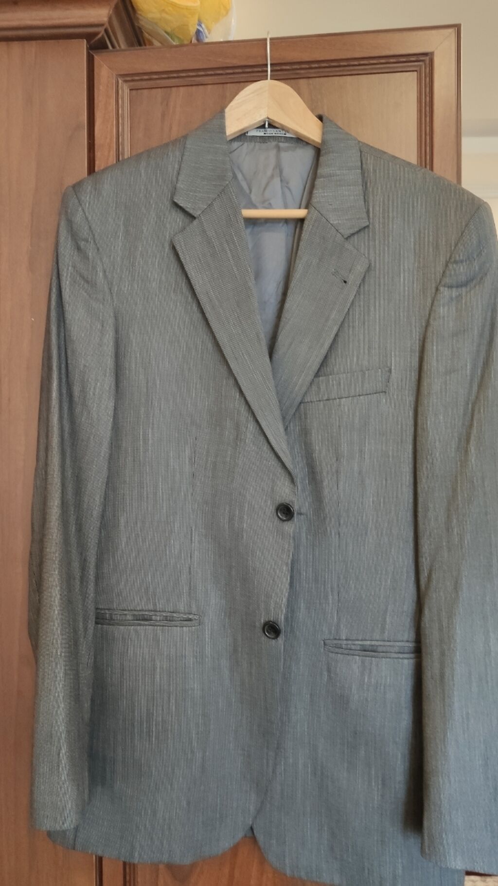 Продаю 2 мужских костюма б/у. Пр-во Турции, шерсть. Размер | 2000 KGS ...